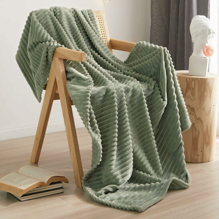 Geniospin Throw Blanket for Couch, Bed, Sofa – 280GSM Super Soft Lightweight Blanket with Stripe, 3D Ribbed Jacquard Blanket, Plush Fuzzy Cozy Throws, Warm and Breathable (Sage Green, 50×60 inches)