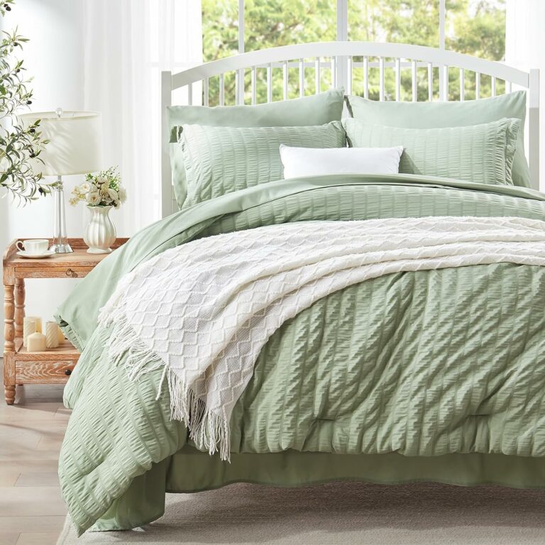 Zzlpp Queen Comforter Set 7 pieces, Sage Green Seersucker Bed in a Bag with Comforter and Sheets, Lightweight Bedding Sets with 1 Comforter, 2 Pillow Shams, 2 Pillowcases, 1 Flat Sheet, 1 Fitted Sheet