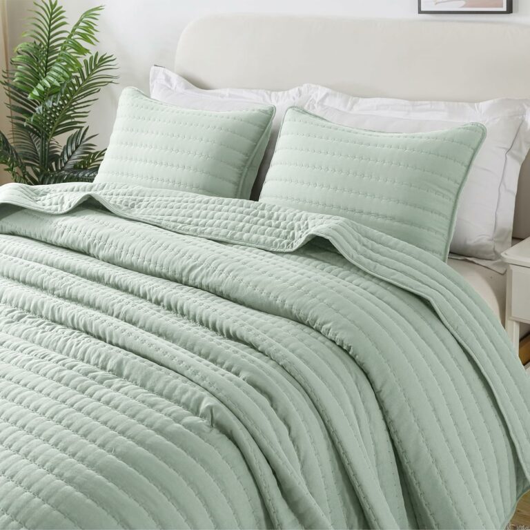 ROARINGWILD Sage Green Queen Size Quilt Bedding Sets with 2 Pillow Shams, Full Lightweight Soft Bedspread Coverlet, Quilted Blanket Thin Comforter Bed Cover for All Season, 3 Pieces, 90×90 inches