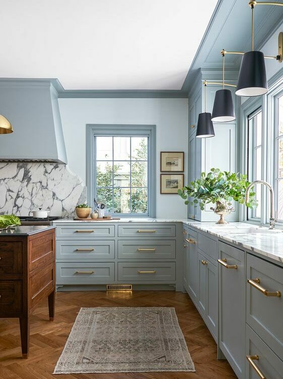 light blue and white kitchen cabinet ideas