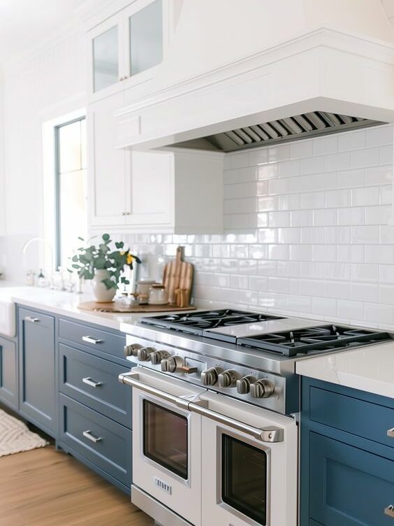 two-toned-cabinets